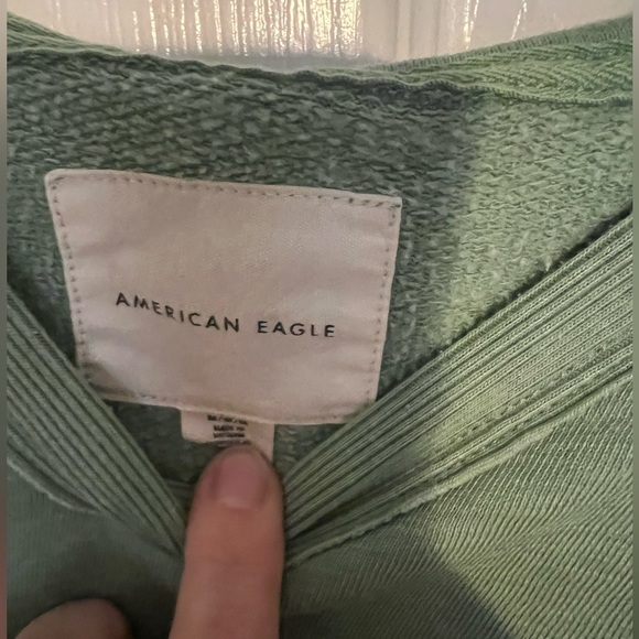 American Eagle cropped sweatshirt - Picture 2 of 3